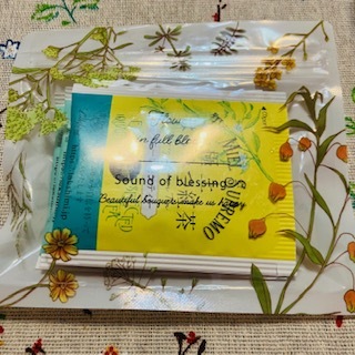 カラーアナリスト養成講座受講生からのプレゼント①