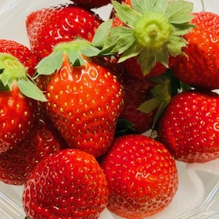 艶々のストロベリーレッド